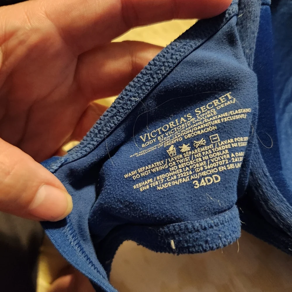 Victoria Secrets Bra - Picture 3 of 3